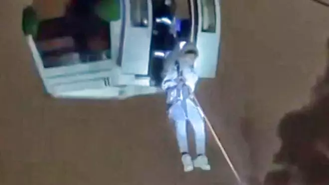 حادثة مرعبة لتعطل "تلفريك".. إنقاذ 11 ومصير معلق للعشرات